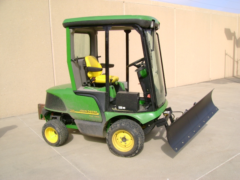 John Deere 1445
